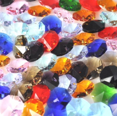 Värilliset kristallit